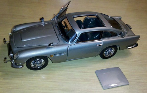 PhillyMint Diecast   Danbury Mint  Aston Martin DB5 James Bond